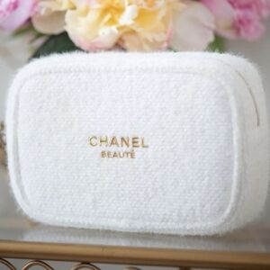 CHANEL Cream Tweed Cosmetic Bag Gold Makeup Pouch Minimalist Y2K Coquette New